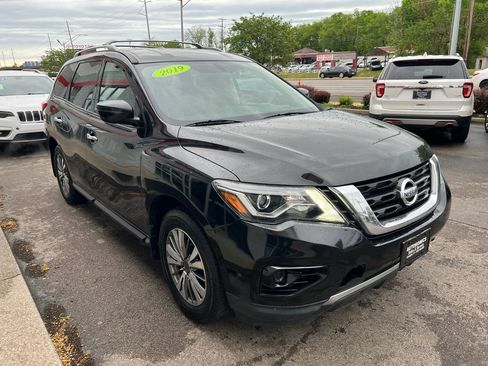 Used 2019 Nissan Pathfinder S image 10