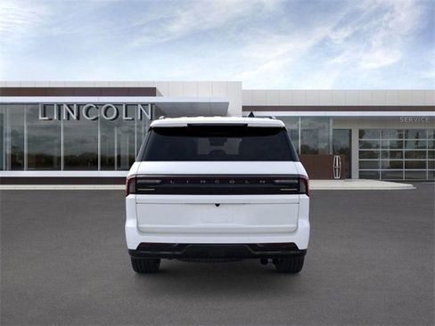New 2026 Lincoln Navigator Reserve w/ Jet Appearance Package image 5