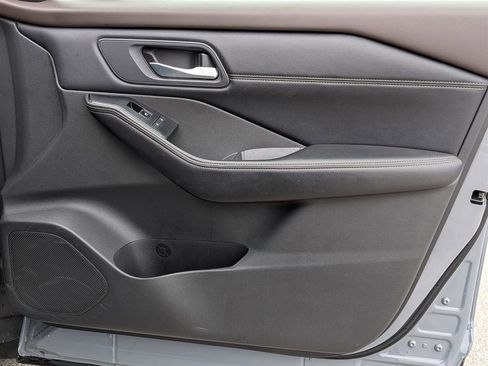 Used 2022 Nissan Rogue SL w/ SL Premium Package image 32