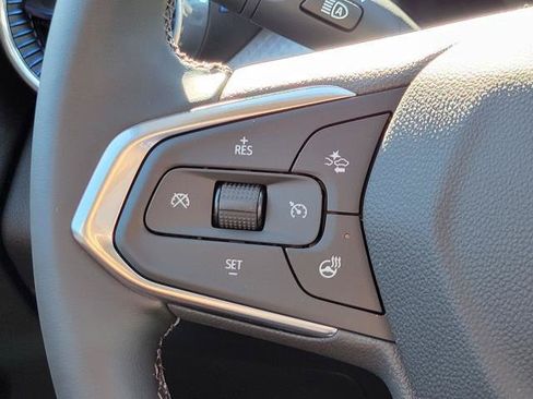 New 2026 Chevrolet Trax LT w/ Sunroof Package FWD image 16