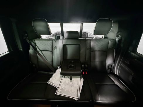 New 2026 RAM 2500 Limited w/ Towing Technology Group image 10