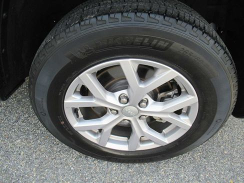 Used 2022 Jeep Grand Cherokee L Limited AWD/4WD image 10
