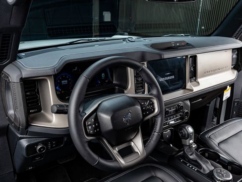 Used 2026 Ford Bronco Outer Banks AWD/4WD image 16