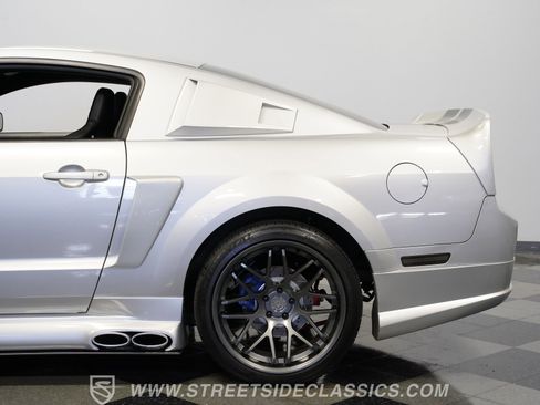 Used 2006 Ford Mustang GT RWD image 25