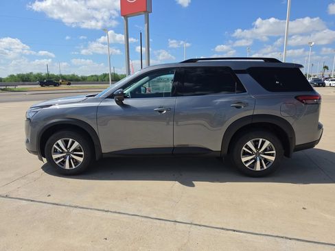 New 2026 Nissan Pathfinder SL FWD image 3