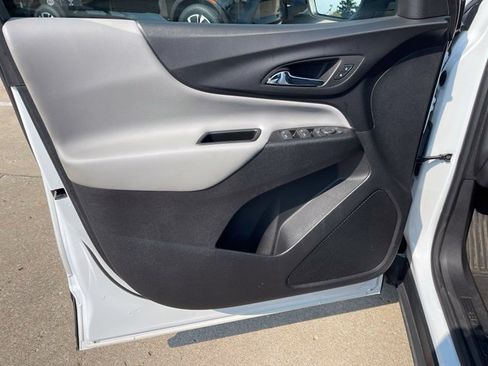 Used 2022 Chevrolet Equinox LS w/ LS Convenience Package AWD/4WD image 21