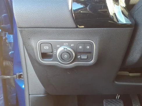 Used 2025 Mercedes-Benz GLA 250 image 29