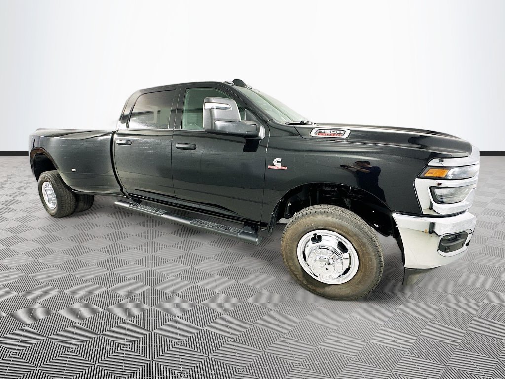New 2026 RAM 3500 Tradesman AWD/4WD image 3