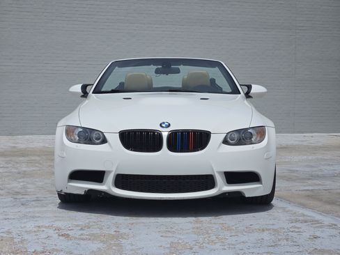 Used 2010 BMW M3 Convertible RWD image 2
