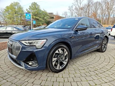 Used 2023 Audi e-tron Premium image 4