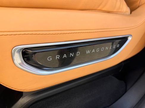 Used 2022 Jeep Grand Wagoneer Series III w/ Rear Seat Video Group 1 AWD/4WD image 13