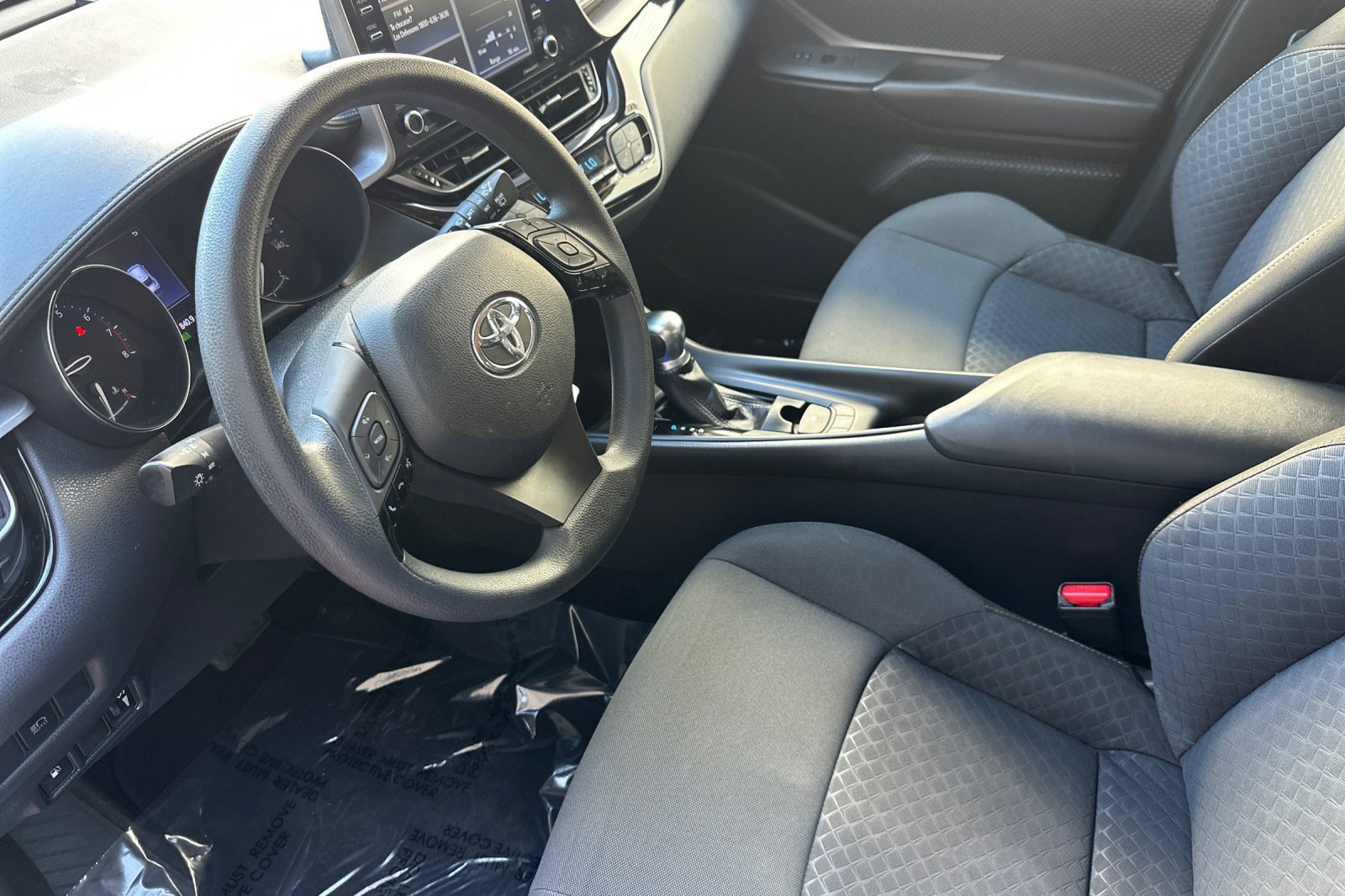 Used 2020 Toyota C-HR LE FWD image 4