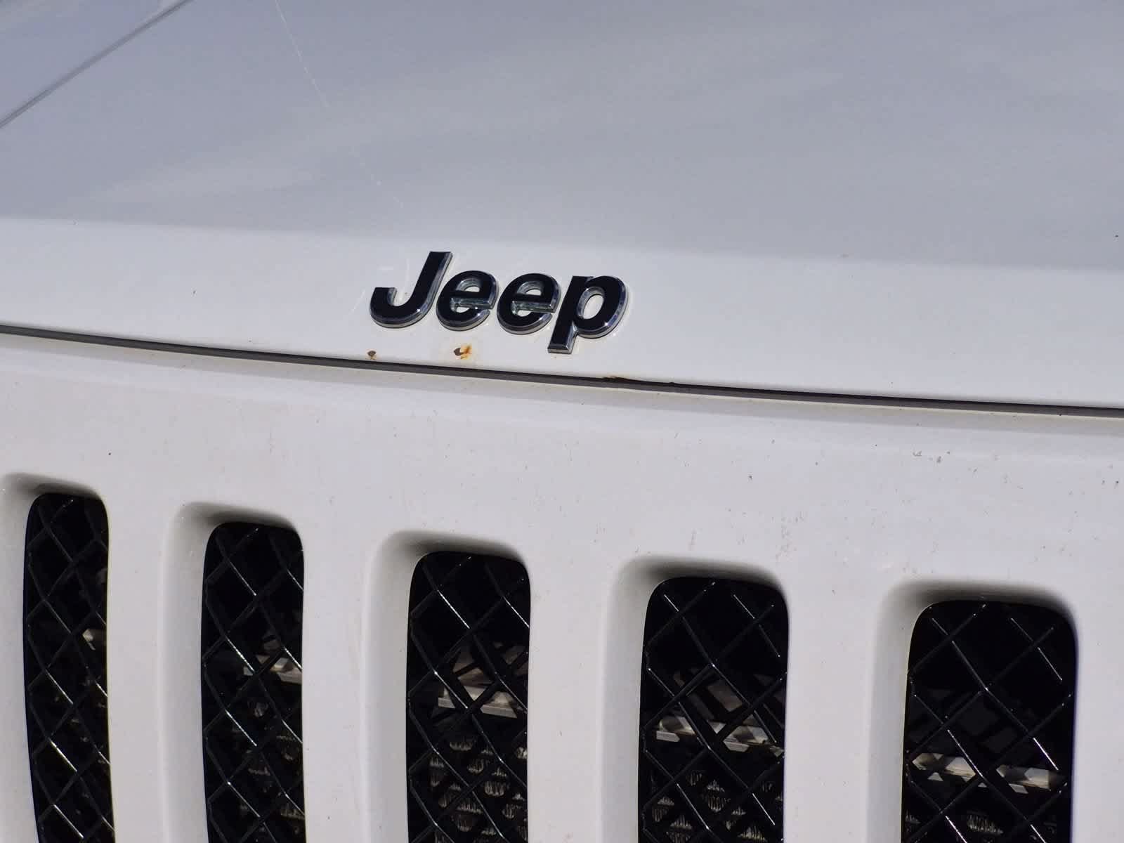 Used 2017 Jeep Patriot Latitude FWD image 12