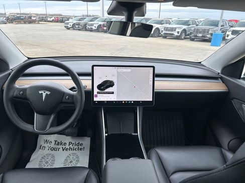 Used 2021 Tesla Model Y Long Range image 22