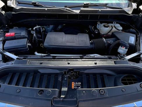 Used 2019 Chevrolet Silverado 1500 LTZ w/ LTZ Convenience Package AWD/4WD image 5