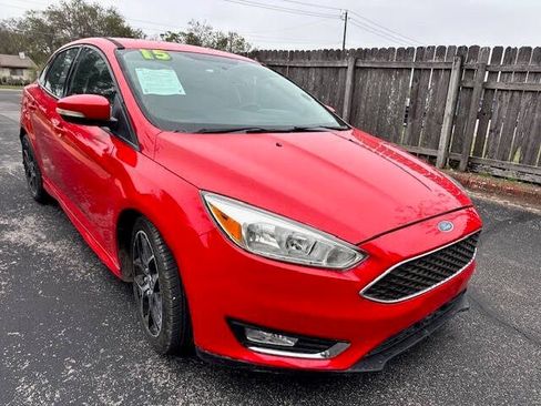 Used 2015 Ford Focus SE w/ SE Sport Package image 33