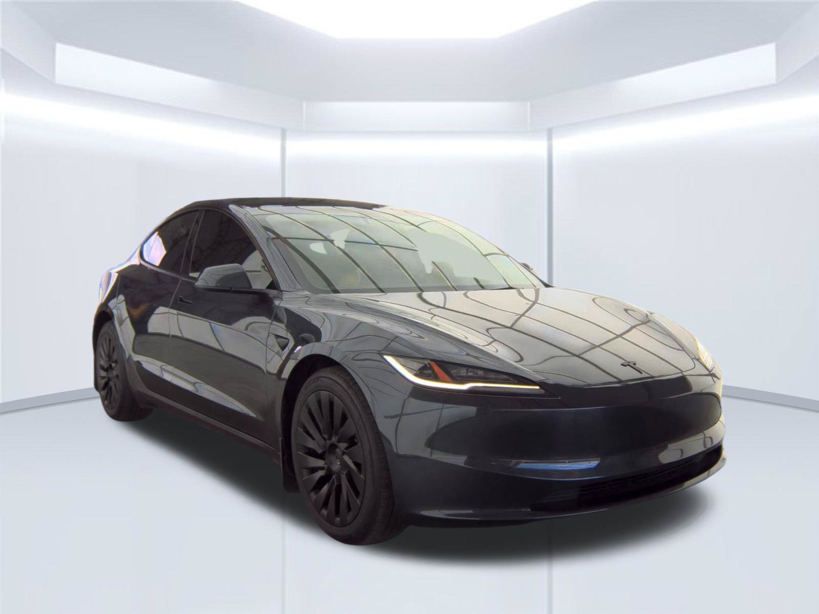 Used 2025 Tesla Model 3 Long Range AWD/4WD image 2