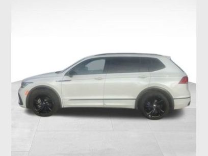 Used 2023 Volkswagen Tiguan SE R-Line