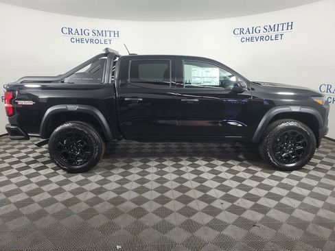 New 2026 Chevrolet Colorado Trail Boss w/ Midnight Edition AWD/4WD image 6