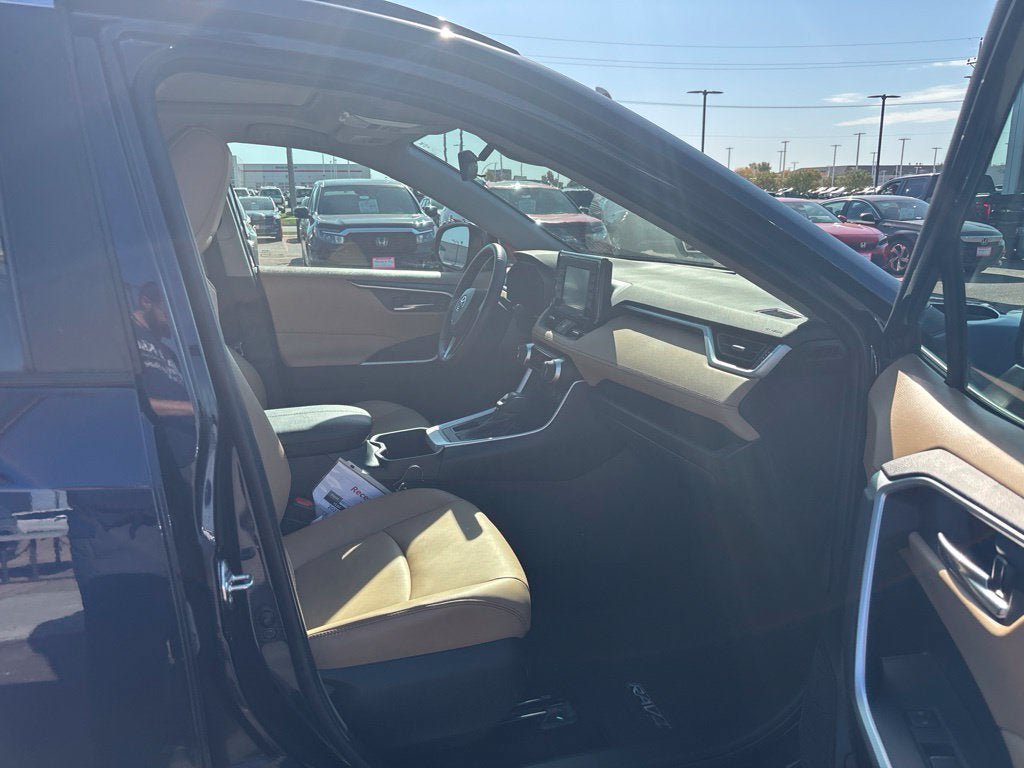 Used 2022 Toyota RAV4 XLE Premium FWD image 34