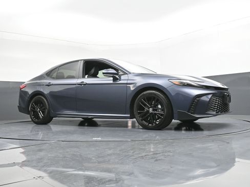 Used 2026 Toyota Camry SE image 21