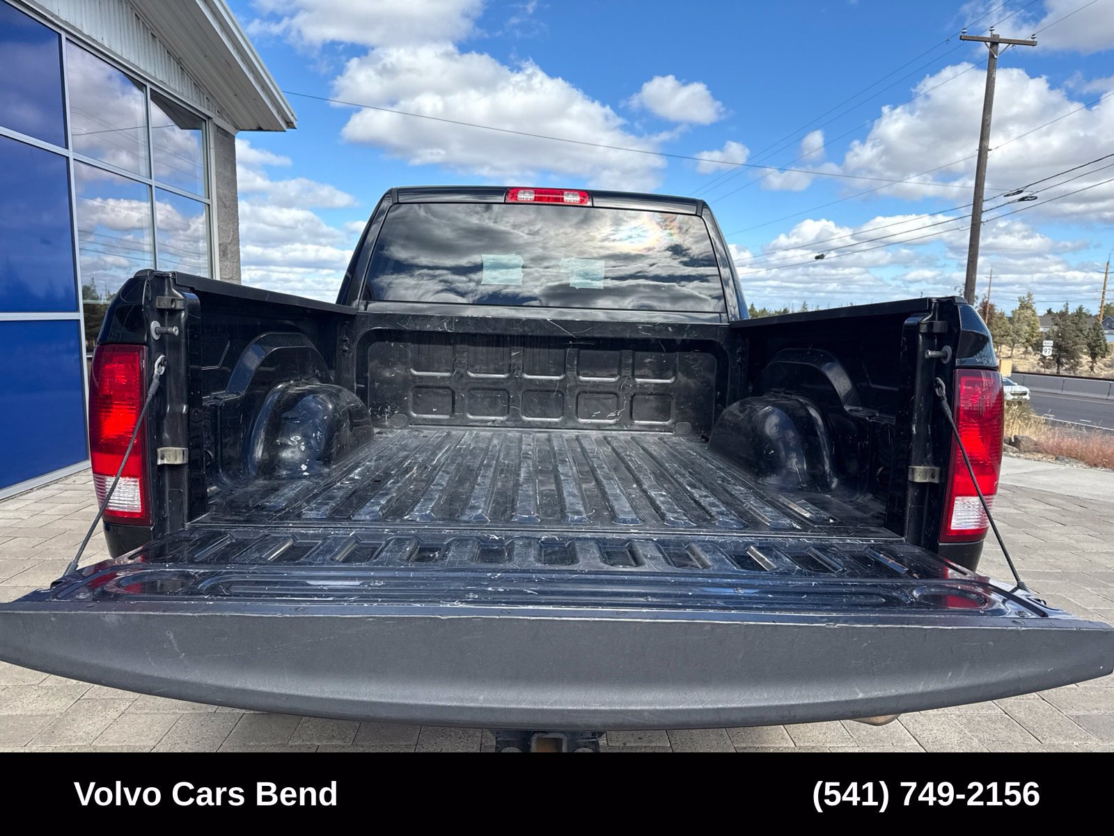 Used 2017 RAM 1500 ST w/ SXT Appearance Group AWD/4WD image 9