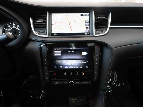 Used 2024 INFINITI QX50 Sport image 17