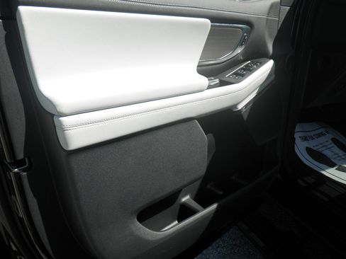 Certified 2025 Ford Expedition Platinum image 16