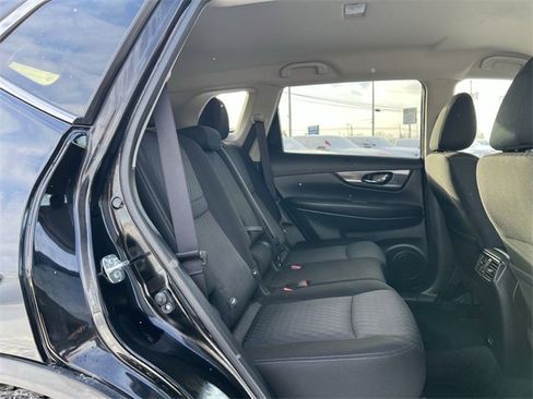 Used 2020 Nissan Rogue SV image 18