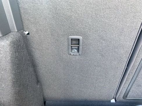 New 2025 Volkswagen Taos SEL AWD/4WD image 59