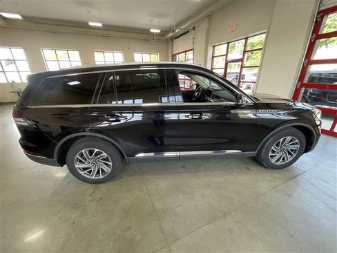 Used 2023 Lincoln Aviator AWD image 8