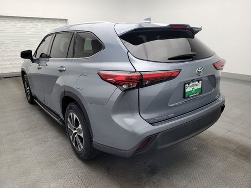 Used 2022 Toyota Highlander XLE image 5