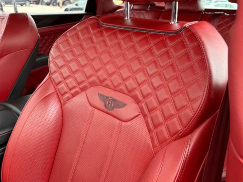 Used 2021 Bentley Bentayga AWD/4WD image 41