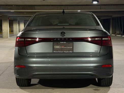 Used 2025 Volkswagen Jetta SE w/ Sunroof Package FWD image 10