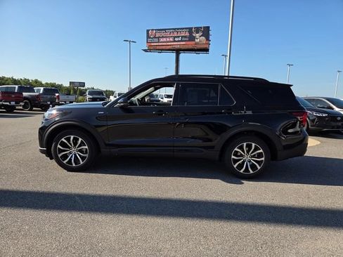 New 2026 Ford Explorer ST-Line RWD image 4