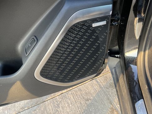 Used 2025 Buick Enclave Preferred image 11