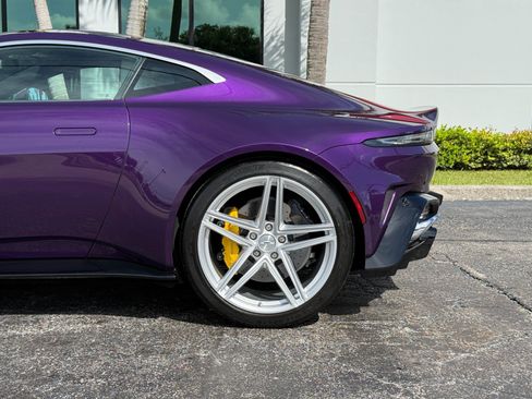 Used 2025 Aston Martin V8 Vantage Coupe RWD image 15