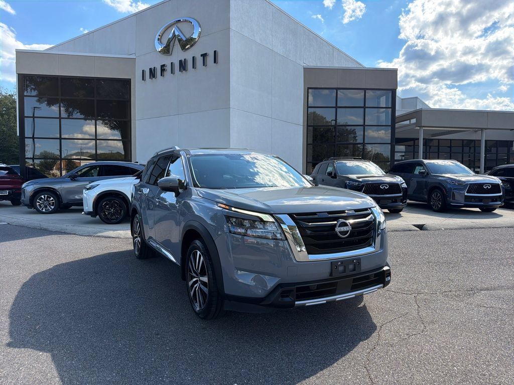 Used 2023 Nissan Pathfinder Platinum w/ Cargo Package AWD/4WD image 1