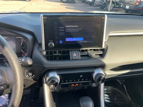 Used 2025 Toyota RAV4 XLE image 21