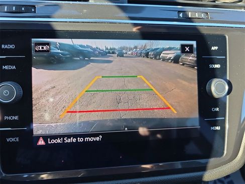 Used 2023 Volkswagen Tiguan SE R-Line image 18