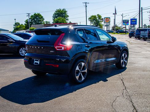 Used 2026 Volvo XC40 B5 Plus AWD/4WD image 7
