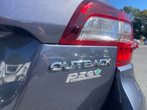 Used 2017 Subaru Outback 2.5i Limited image 53