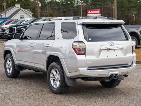 Used 2022 Toyota 4Runner SR5 Premium image 5