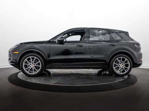 Certified 2026 Porsche Cayenne AWD/4WD image 2