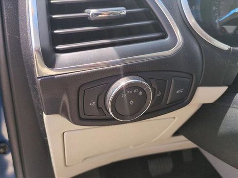 Used 2018 Ford Edge Titanium w/ Equipment Group 301A FWD image 13