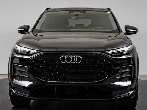 Used 2025 Audi Q6 e-tron Premium Plus w/ Premium Plus AWD/4WD image 2