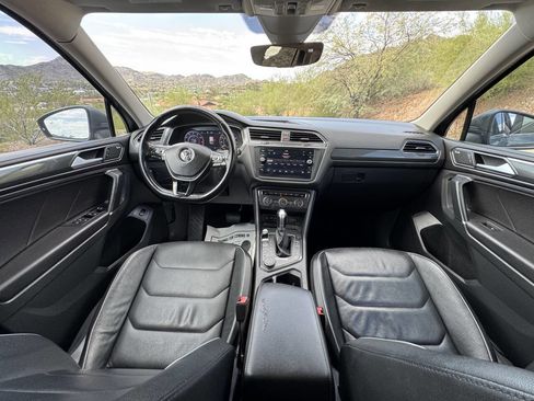 Used 2018 Volkswagen Tiguan SEL Premium w/ 3rd Row Seat Package image 13