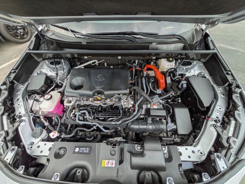 Certified 2025 Toyota RAV4 LE AWD/4WD image 24