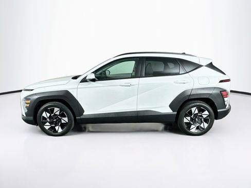 Used 2025 Hyundai Kona SEL FWD image 4