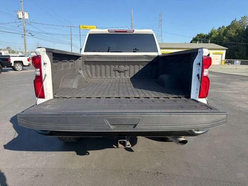 Used 2021 Chevrolet Silverado 2500 Custom w/ Custom Value Package AWD/4WD image 15
